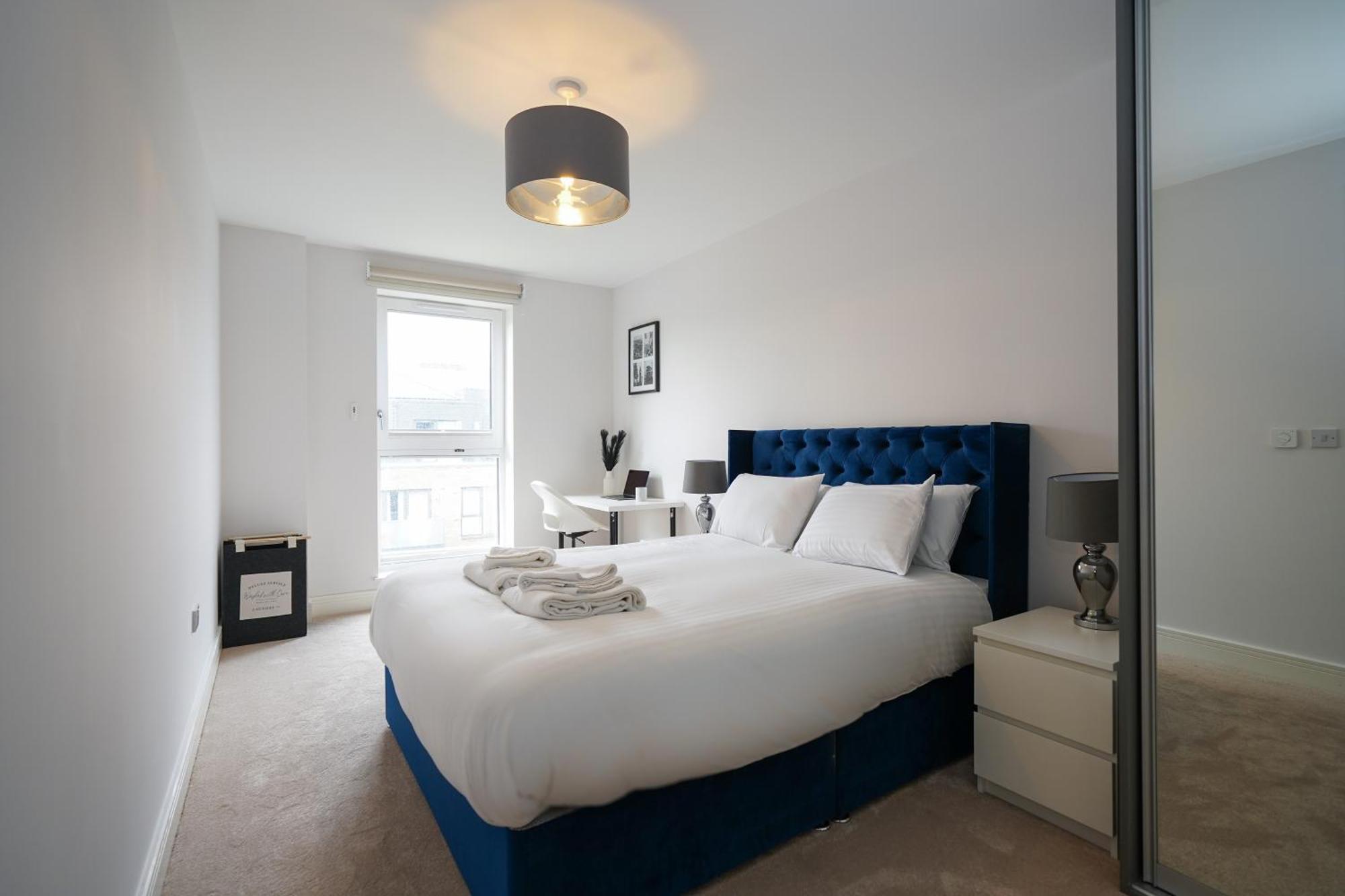 Serenity By The Water: 3 Bed 3 Bath West - Parking Apartment